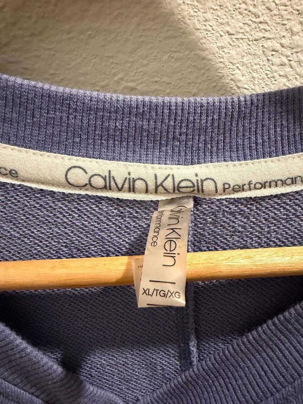 Calvin Klein - Picture 2 of 3